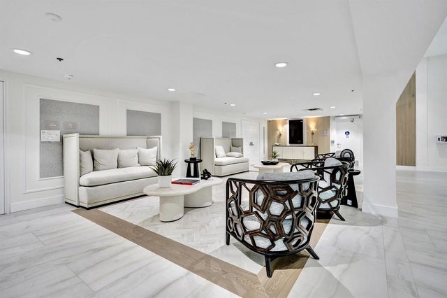 7669 SPRINGWATER Place 202, Boynton Beach, FL 33437