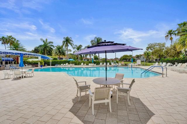 7669 SPRINGWATER Place 202, Boynton Beach, FL 33437