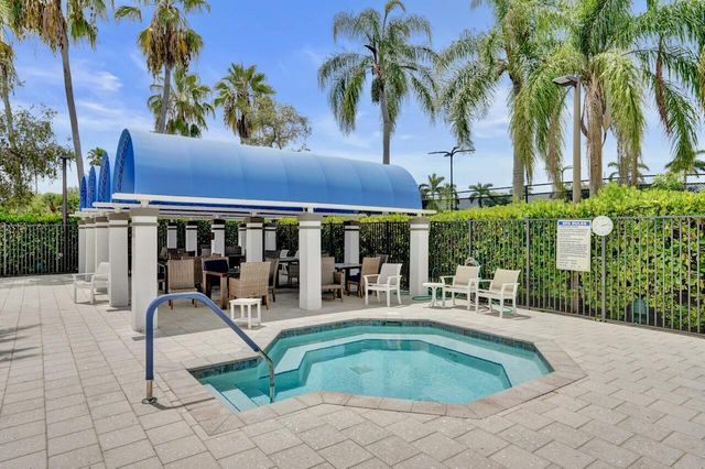 7669 SPRINGWATER Place 202, Boynton Beach, FL 33437
