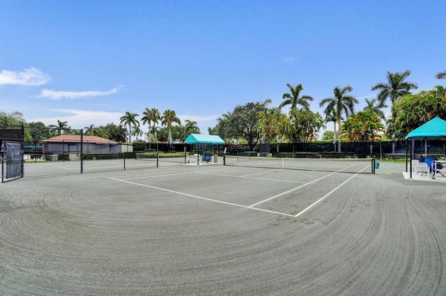 7669 SPRINGWATER Place 202, Boynton Beach, FL 33437