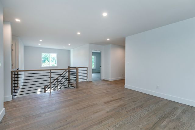 18 Sebastian Trail, Newtown, CT 06470