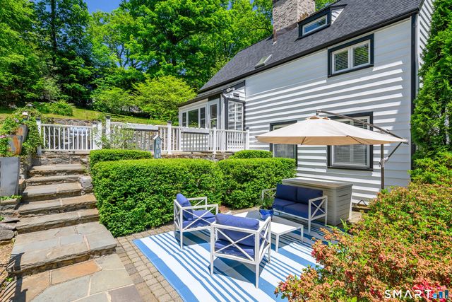 77 Crest Road, Middlebury, CT 06762