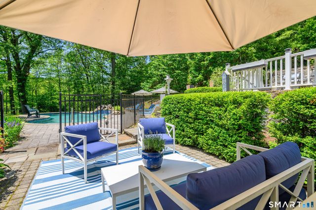 77 Crest Road, Middlebury, CT 06762