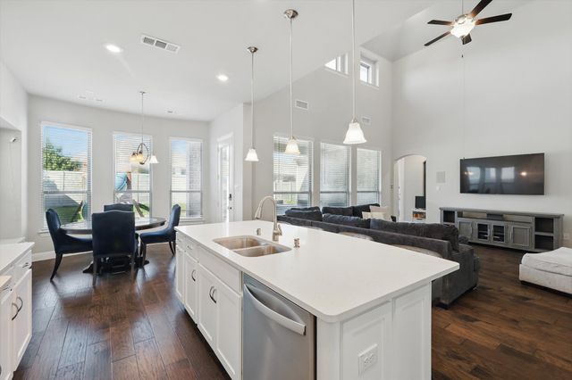 1208 13th Street, Argyle, TX 76226