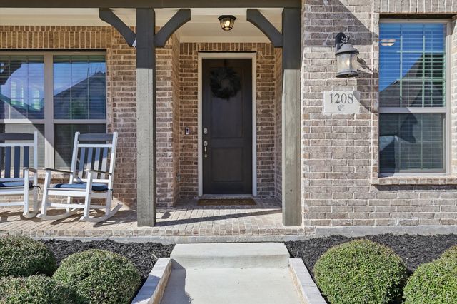1208 13th Street, Argyle, TX 76226