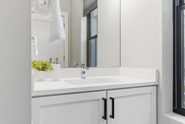 251 E 3rd Avenue, Columbus, OH 43201