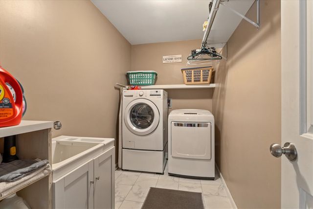 22279 Loupee Drive, Cassopolis, MI 49031