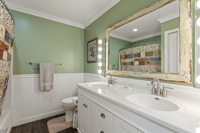 22279 Loupee Drive, Cassopolis, MI 49031