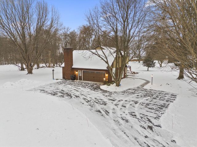 22279 Loupee Drive, Cassopolis, MI 49031