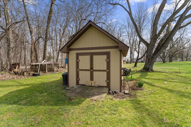 22279 Loupee Drive, Cassopolis, MI 49031