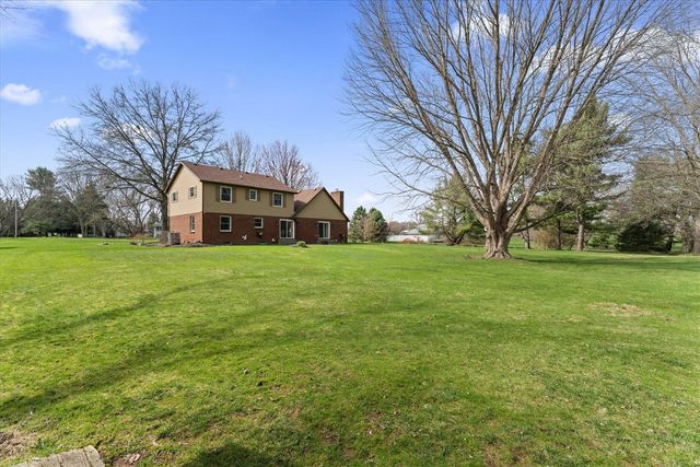 22279 Loupee Drive, Cassopolis, MI 49031