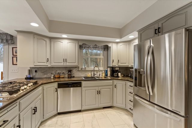 22279 Loupee Drive, Cassopolis, MI 49031