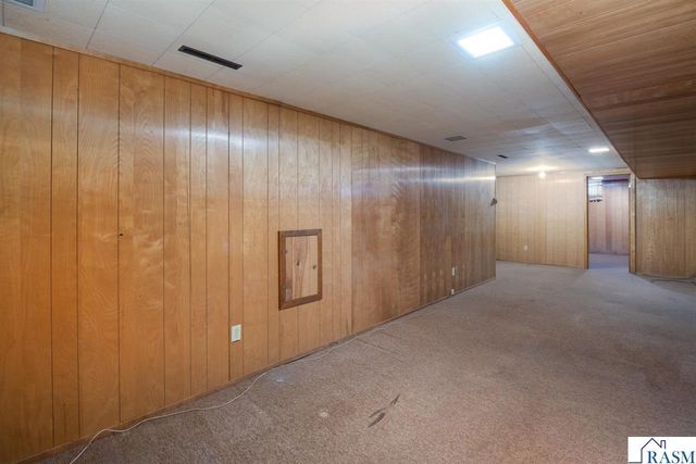 2208 Clare Drive, North Mankato, MN 56003
