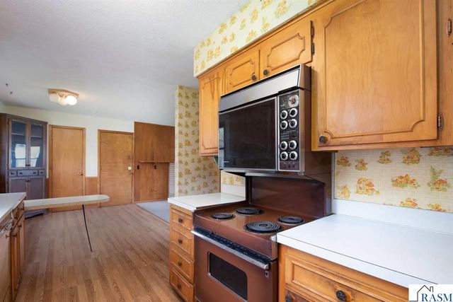 2208 Clare Drive, North Mankato, MN 56003