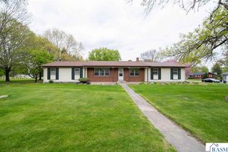 2208 Clare Drive, North Mankato, MN 56003