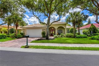 3807 Recreation LN, Naples, FL 34116