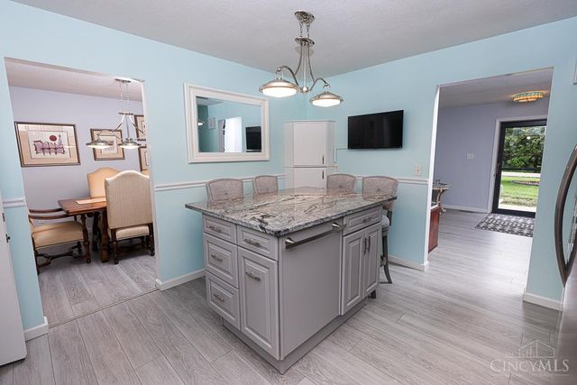 692 W Taylor School Road, Wayne Twp, OH 45013