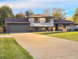 692 W Taylor School Road, Wayne Twp, OH 45013