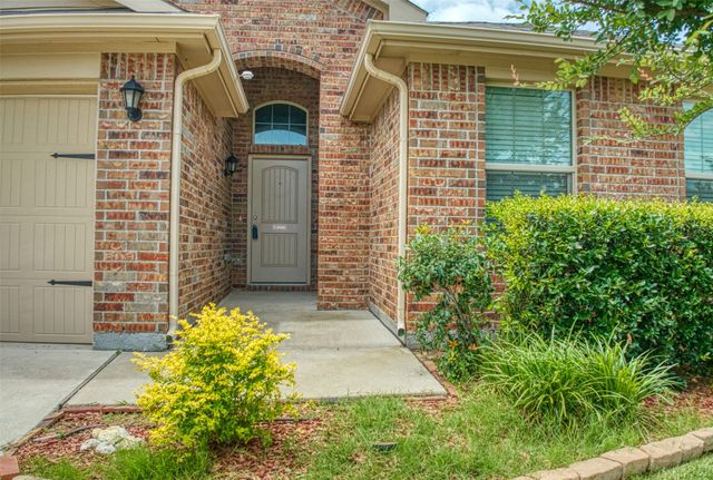 744 Walls Boulevard, Crowley, TX 76036