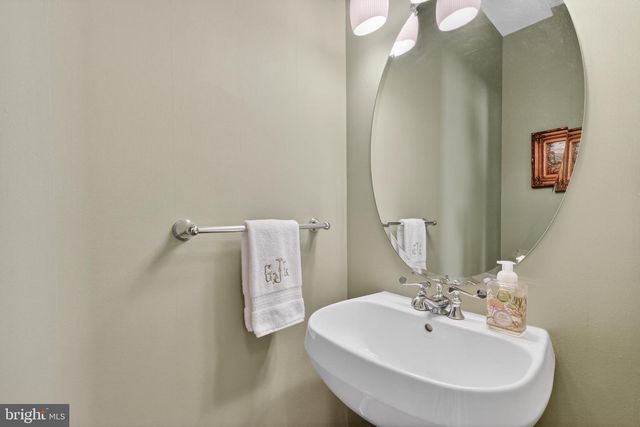 6934 COVE INLET CT, Fort Belvoir, VA 22060
