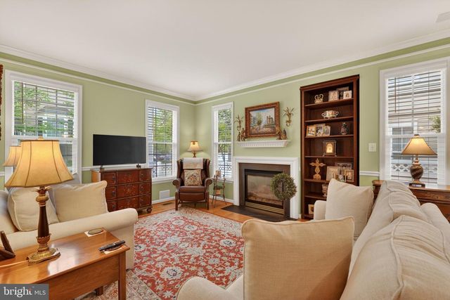 6934 COVE INLET CT, Fort Belvoir, VA 22060