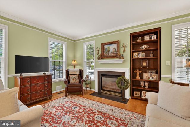 6934 COVE INLET CT, Fort Belvoir, VA 22060