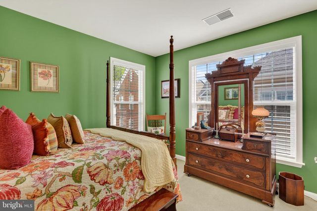 6934 COVE INLET CT, Fort Belvoir, VA 22060