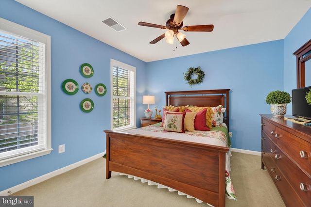 6934 COVE INLET CT, Fort Belvoir, VA 22060