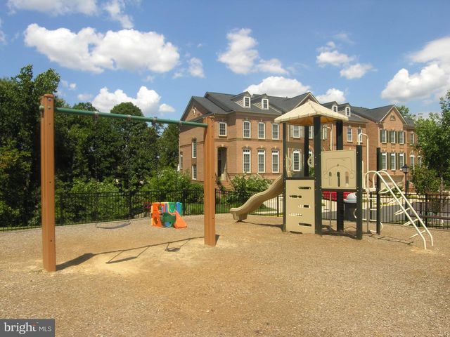 6934 COVE INLET CT, Fort Belvoir, VA 22060
