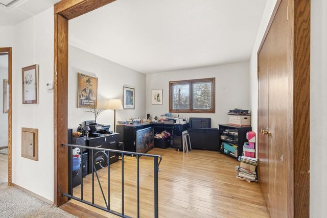 8979 N Silver Brook LANE, Brown Deer, WI 53223