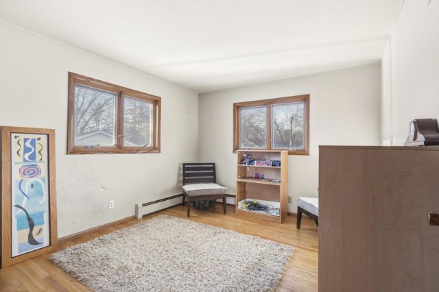 8979 N Silver Brook LANE, Brown Deer, WI 53223