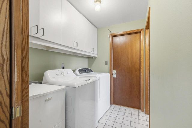 8979 N Silver Brook LANE, Brown Deer, WI 53223