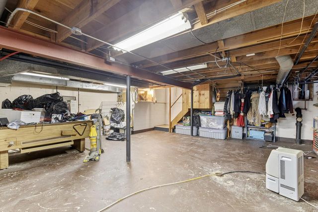 8979 N Silver Brook LANE, Brown Deer, WI 53223