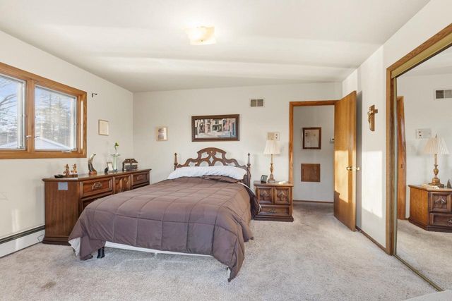 8979 N Silver Brook LANE, Brown Deer, WI 53223