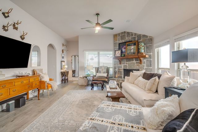 833 Godley Road, Godley, TX 76044