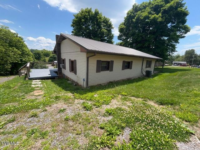 221 Holly Hill Drive, Rogersville, TN 37857