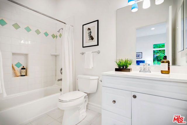 16561 Adlon Road, Encino (los Angeles), CA 91436