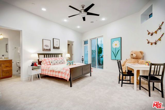 16561 Adlon Road, Encino (los Angeles), CA 91436