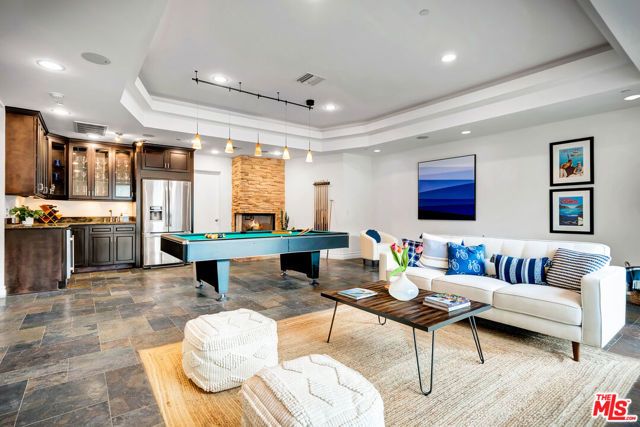 16561 Adlon Road, Encino (los Angeles), CA 91436