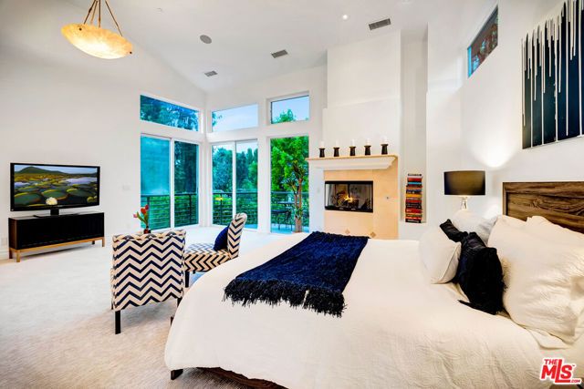 16561 Adlon Road, Encino (los Angeles), CA 91436