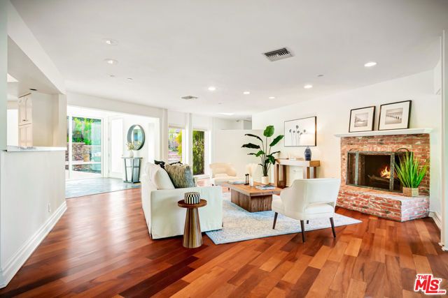 16561 Adlon Road, Encino (los Angeles), CA 91436