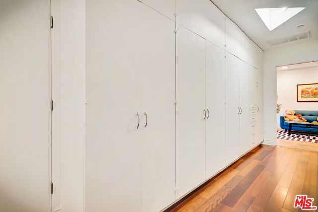 16561 Adlon Road, Encino (los Angeles), CA 91436