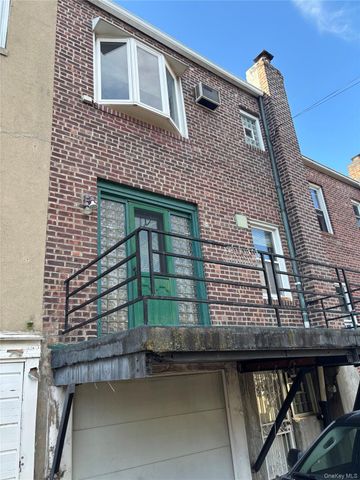 7350 52nd Road, Maspeth, NY 11378