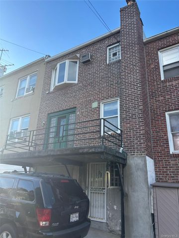 7350 52nd Road, Maspeth, NY 11378
