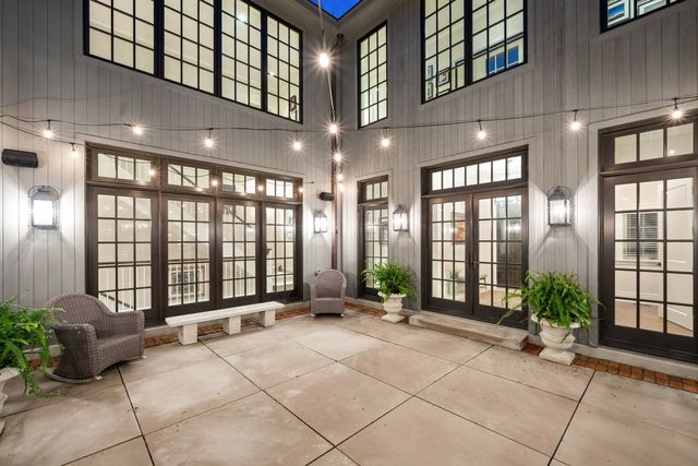 180 Central Avenue, Highland Park, IL 60035