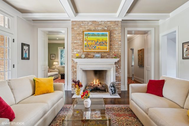 180 Central Avenue, Highland Park, IL 60035