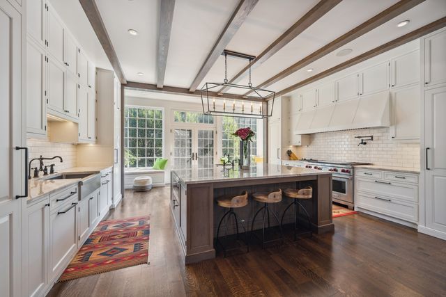 180 Central Avenue, Highland Park, IL 60035
