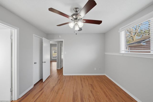 1927 Westlake Road, Houston, TX 77062