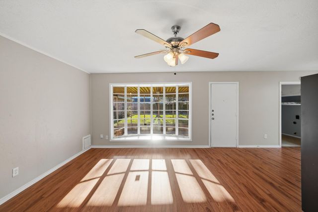 1927 Westlake Road, Houston, TX 77062