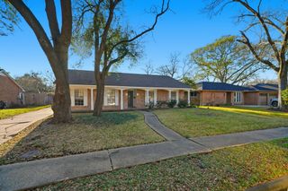 1927 Westlake Road, Houston, TX 77062